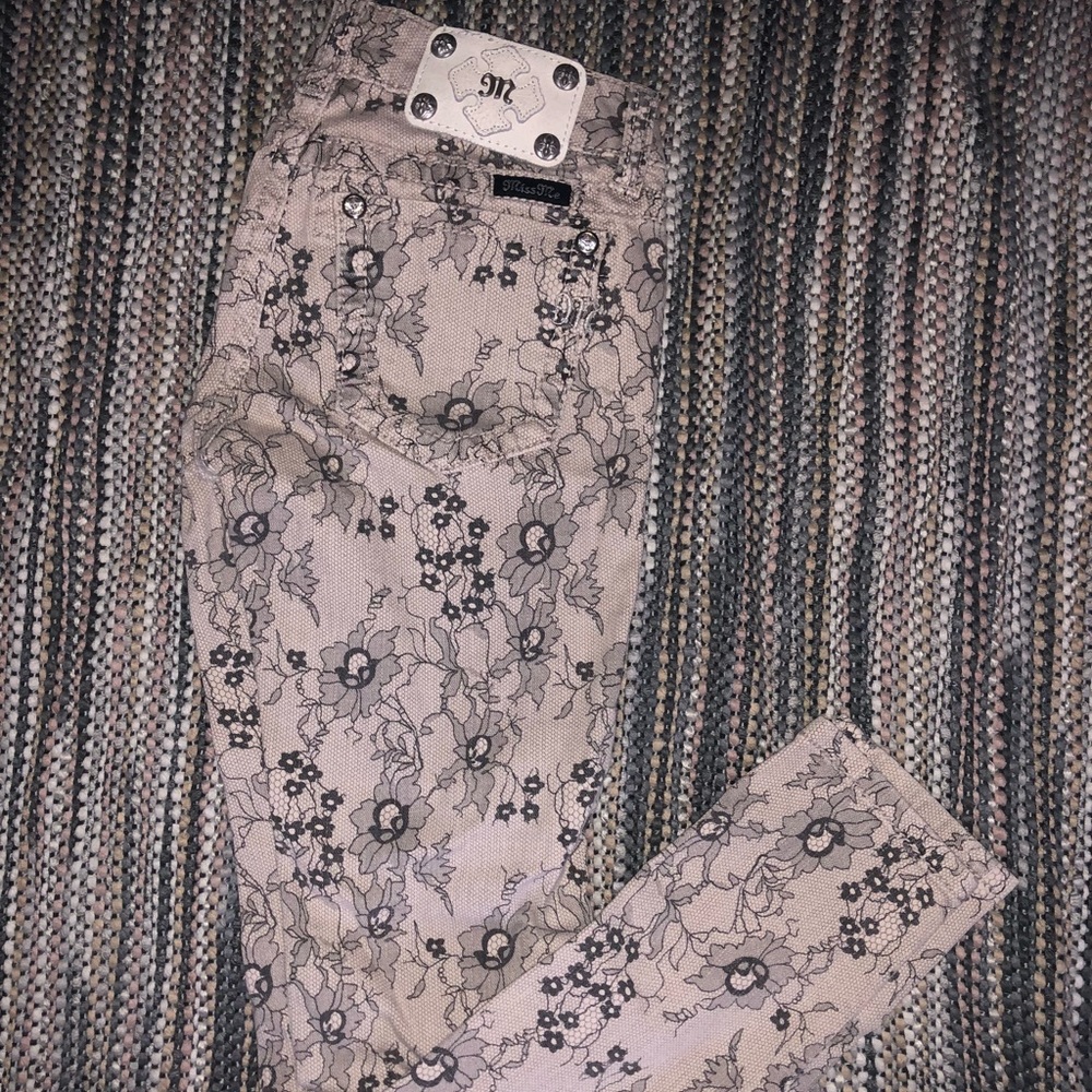 Miss Me skinny jeans size 25